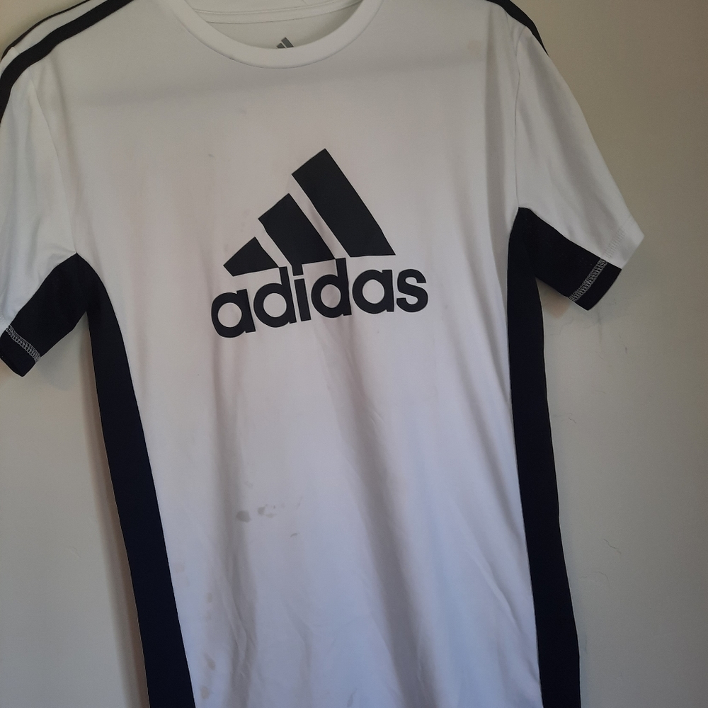 Youth Large 14/16 Adidas t-shirt
